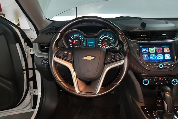 Used Chevrolet Malibu 2017 1.5T Automatic Luxury Edition Steering Wheel