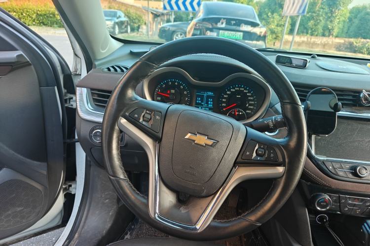 Used Chevrolet Malibu 2017 1.5T Automatic Luxury Edition Steering Wheel