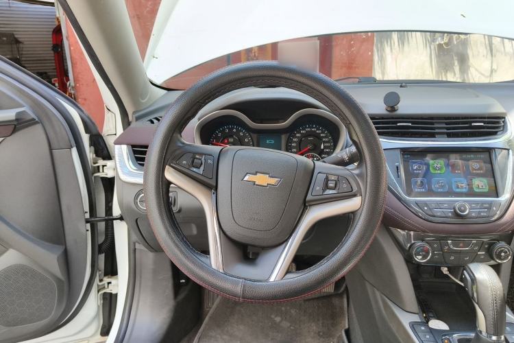 Used Chevrolet Malibu 2017 1.5T Automatic Luxury Edition Steering Wheel