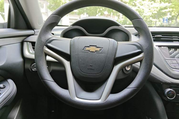 Used Chevrolet Malibu 2017 1.5T Automatic Comfort Edition Steering Wheel