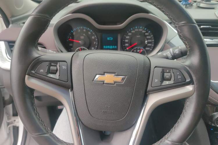 Used Chevrolet Malibu 2017 1.5T Automatic Luxury Edition Steering Wheel