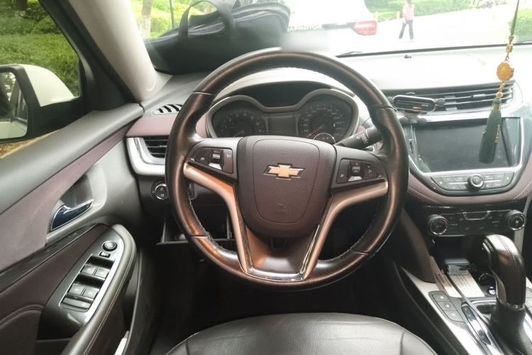 Used Chevrolet Malibu 2017 1.5T Automatic Luxury Edition Steering Wheel