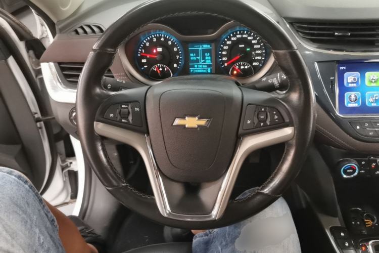 Used Chevrolet Malibu 2017 1.5T Automatic Luxury Edition Steering Wheel