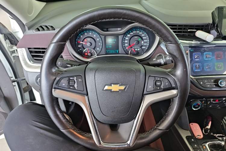 Used Chevrolet Malibu 2017 1.5T Automatic Luxury Edition Steering Wheel