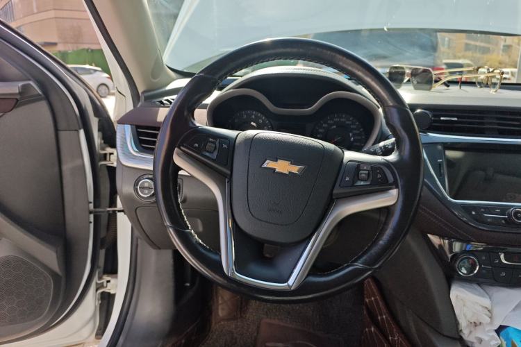 Used Chevrolet Malibu 2017 1.5T Automatic Luxury Edition Steering Wheel