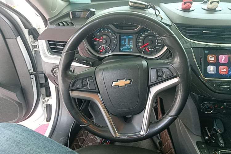 Used Chevrolet Malibu 2017 1.5T Automatic Luxury Edition Steering Wheel