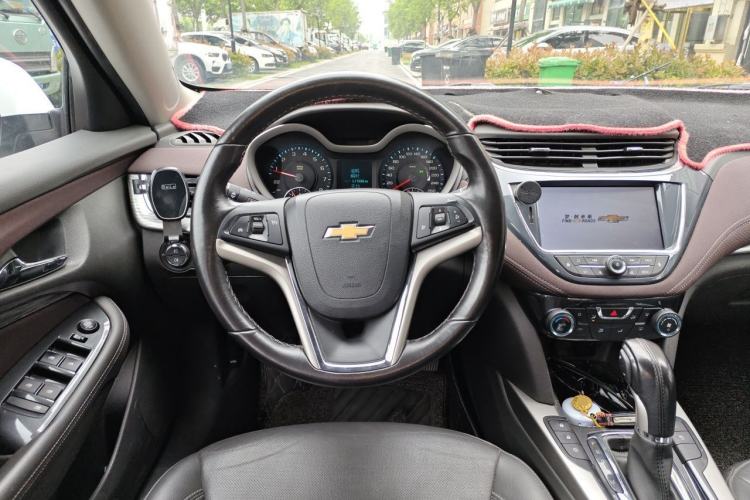 Used Chevrolet Malibu 2017 1.5T Automatic Luxury Edition Steering Wheel