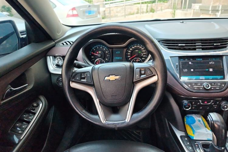 Used Chevrolet Malibu 2017 1.5T Automatic Luxury Edition Steering Wheel