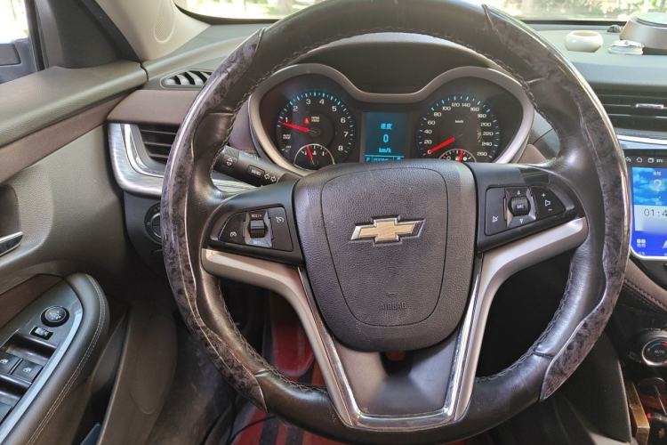 Used Chevrolet Malibu 2017 1.5T Automatic Luxury Edition Steering Wheel