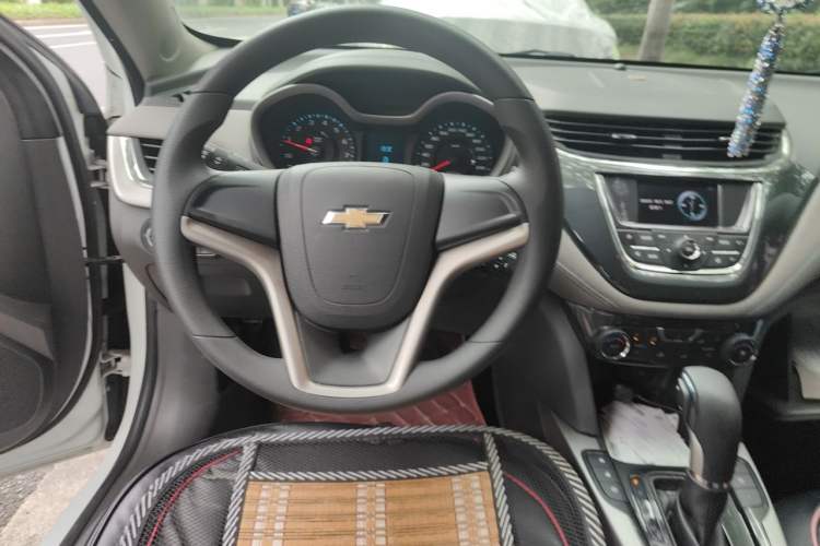 Used Chevrolet Malibu 2017 1.5T Automatic Comfort Edition Steering Wheel