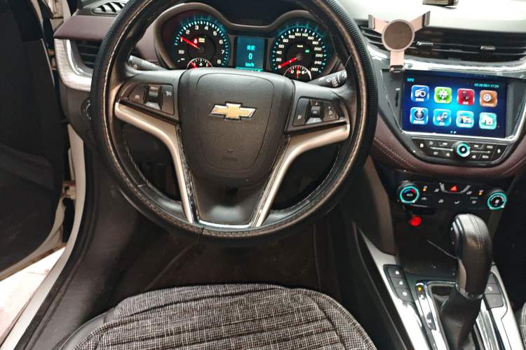 Used Chevrolet Malibu 2017 1.5T Automatic Luxury Edition Steering Wheel