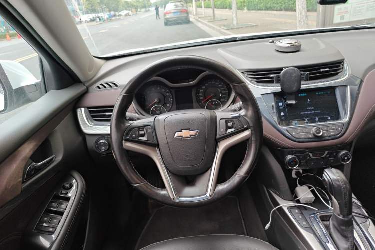 Used Chevrolet Malibu 2017 1.5T Automatic Luxury Edition Steering Wheel