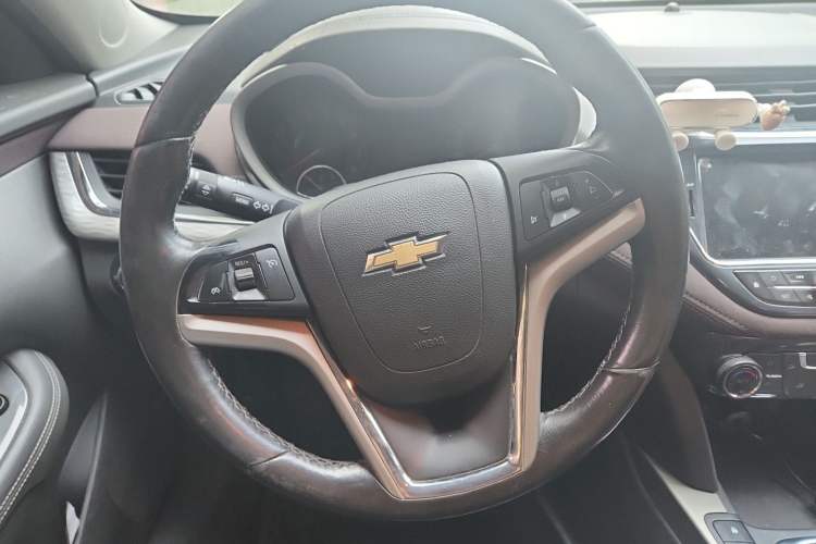 Used Chevrolet Malibu 2017 1.5T Automatic Luxury Edition Steering Wheel
