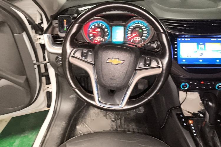Used Chevrolet Malibu 2017 1.5T Automatic Luxury Edition Steering Wheel