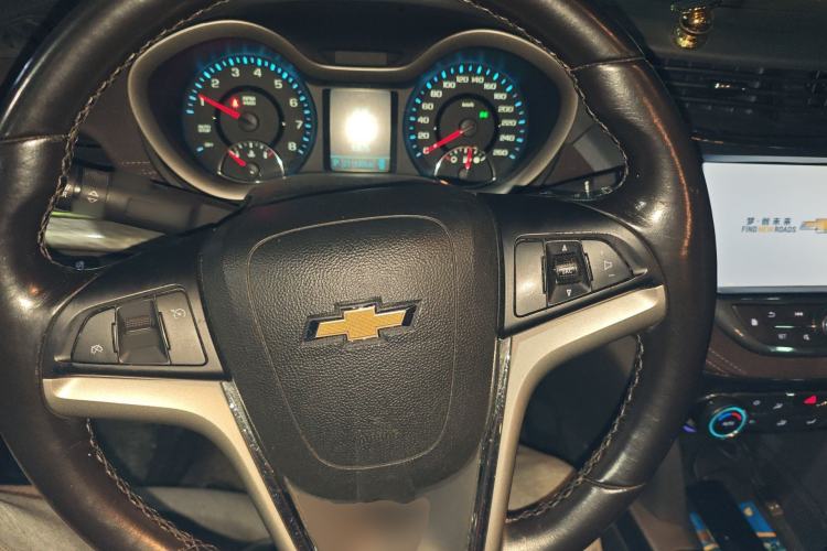 Used Chevrolet Malibu 2017 1.5T Automatic Luxury Edition Steering Wheel