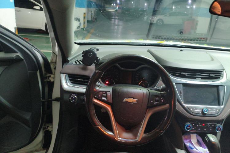 Used Chevrolet Malibu 2017 1.5T Automatic Luxury Edition Steering Wheel