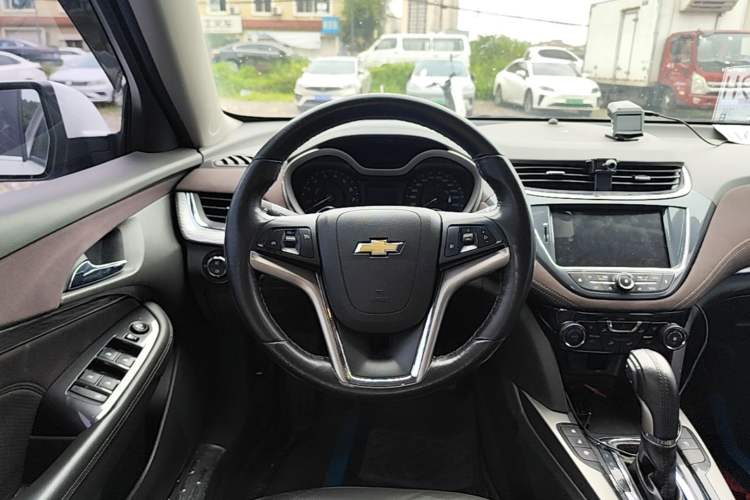 Used Chevrolet Malibu 2017 1.5T Automatic Luxury Edition Steering Wheel