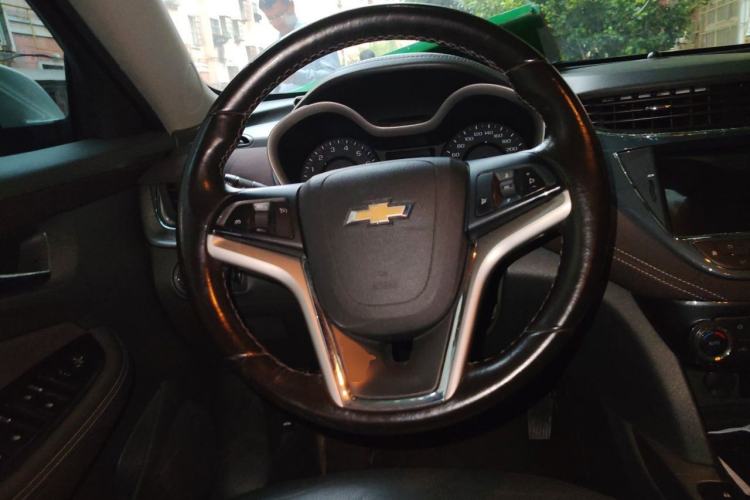 Used Chevrolet Malibu 2017 1.5T Automatic Luxury Edition Steering Wheel