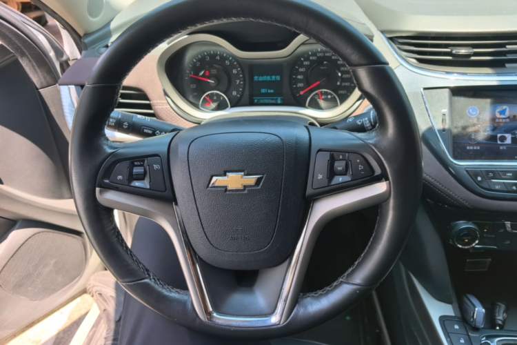 Used Chevrolet Malibu 2017 1.5T Automatic Luxury Edition Steering Wheel