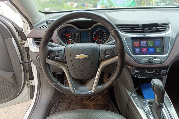 Used Chevrolet Malibu 2017 1.5T Automatic Luxury Edition Steering Wheel