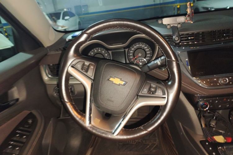 Used Chevrolet Malibu 2017 1.5T Automatic Luxury Edition Steering Wheel