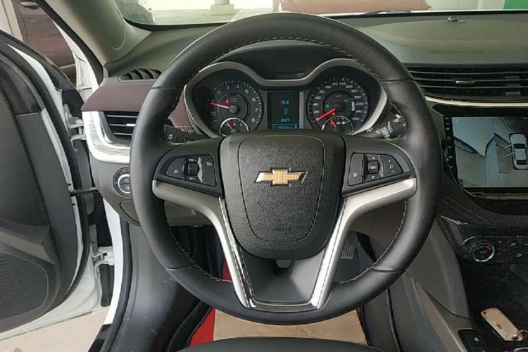 Used Chevrolet Malibu 2017 1.5T Automatic Luxury Edition Steering Wheel