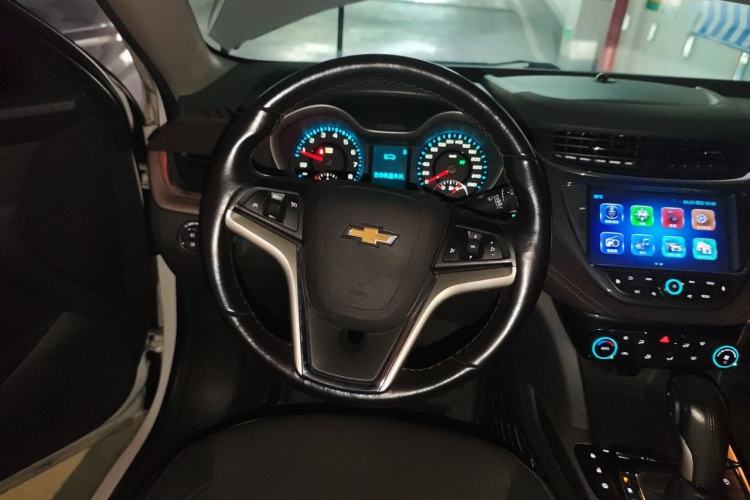 Used Chevrolet Malibu 2017 1.5T Automatic Luxury Edition Steering Wheel