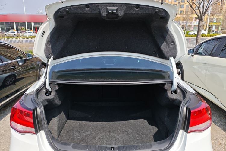 Used Chevrolet Malibu 2017 1.5T Automatic Luxury Edition Trunk