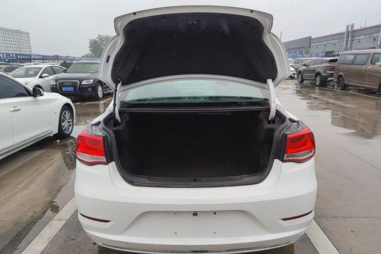 Used Chevrolet Malibu 2017 1.5T Automatic Luxury Edition Trunk