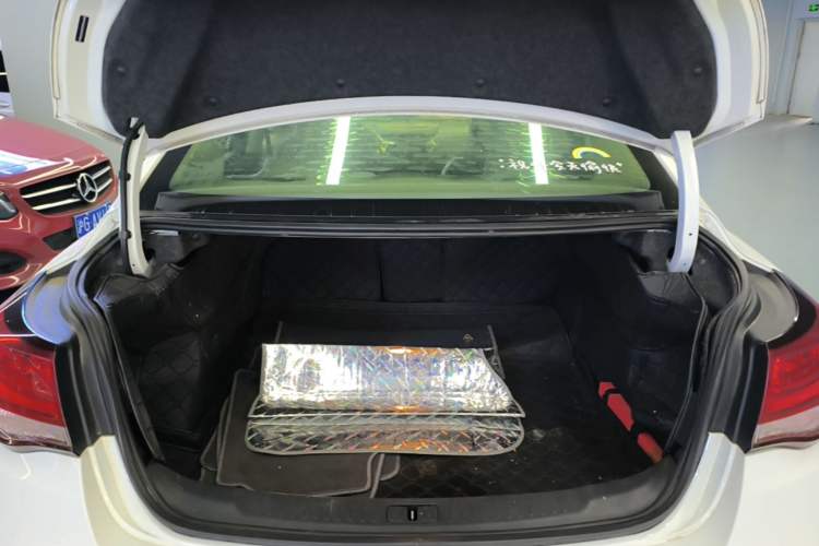 Used Chevrolet Malibu 2017 1.5T Automatic Luxury Edition Trunk