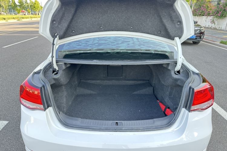 Used Chevrolet Malibu 2017 1.5T Automatic Luxury Edition Trunk