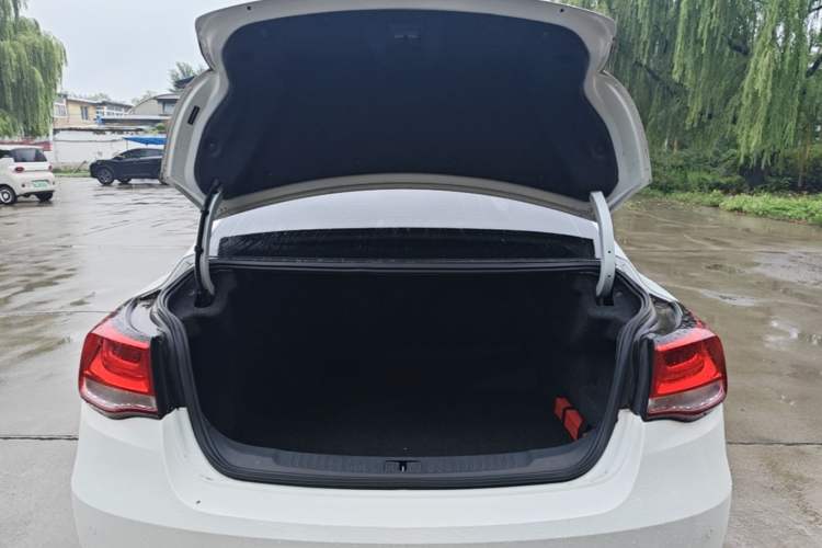 Used Chevrolet Malibu 2017 1.5T Automatic Luxury Edition Trunk