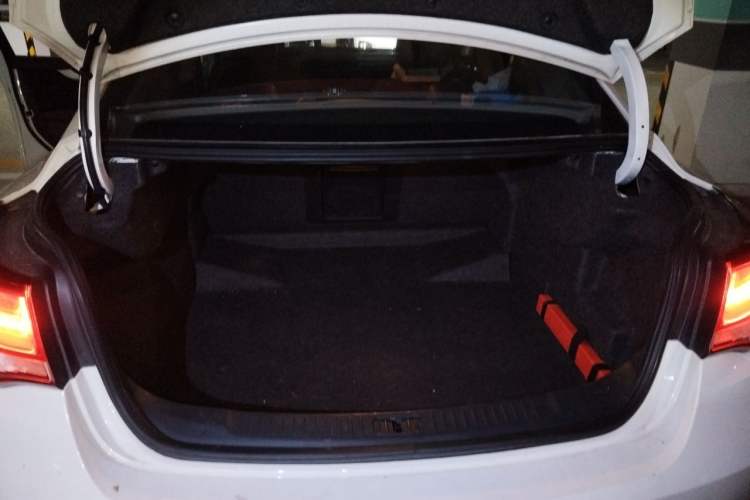 Used Chevrolet Malibu 2017 1.5T Automatic Luxury Edition Trunk