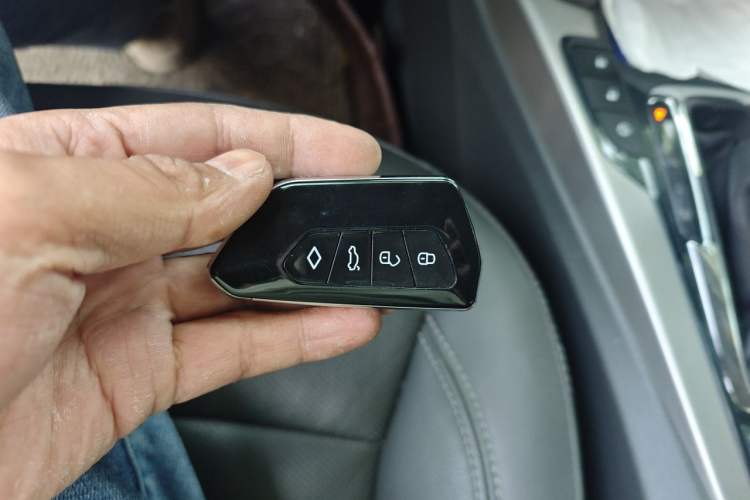 Used Chevrolet Malibu 2017 1.5T Automatic Luxury Edition Vehicle Key