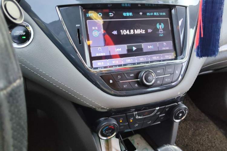 Used Chevrolet Malibu 2017 1.5T Automatic Luxury Edition Audio And AC Panel