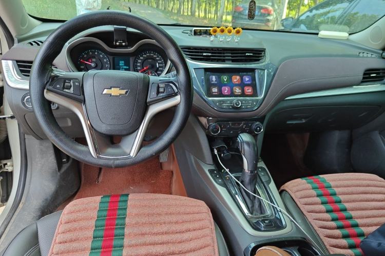 Used Chevrolet Malibu 2017 1.5T Automatic Luxury Edition Center Console
