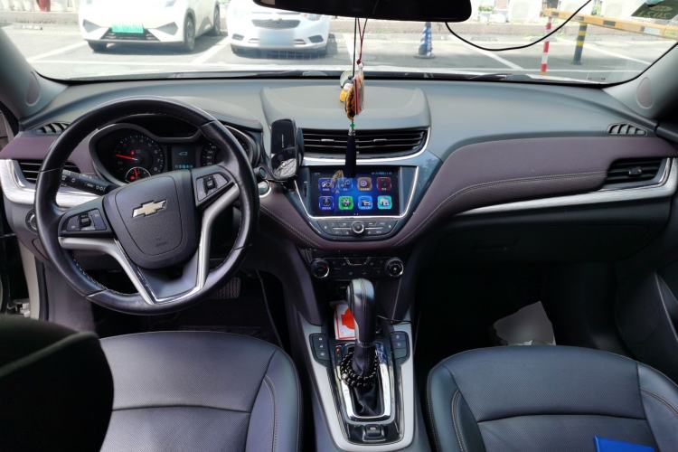 Used Chevrolet Malibu 2017 1.5T Automatic Luxury Edition Center Console
