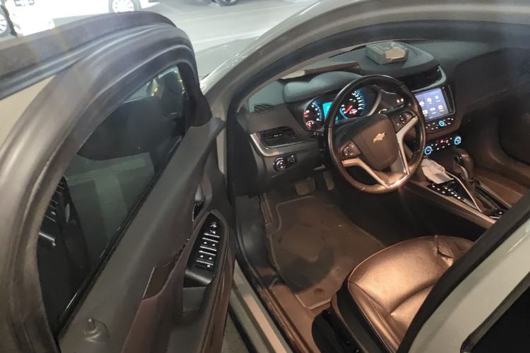 Used Chevrolet Malibu 2017 1.5T Automatic Luxury Edition Driver Seat