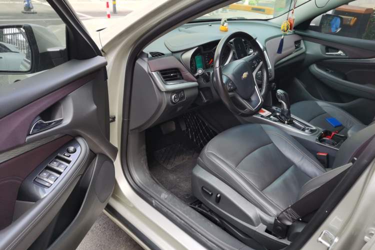 Used Chevrolet Malibu 2017 1.5T Automatic Luxury Edition Driver Seat