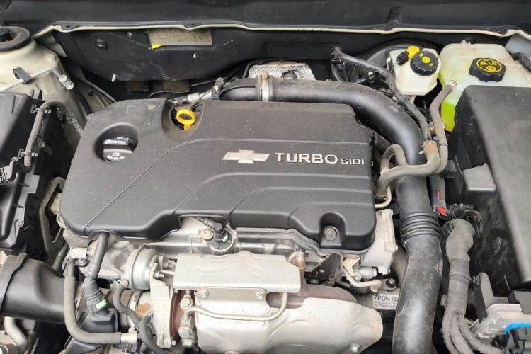 Used Chevrolet Malibu 2017 1.5T Automatic Luxury Edition Engine Bay