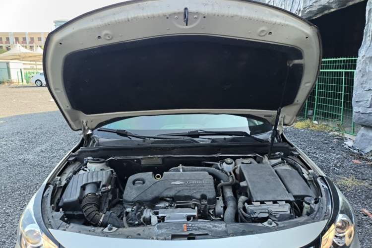 Used Chevrolet Malibu 2017 1.5T Automatic Comfort Edition Engine Bay