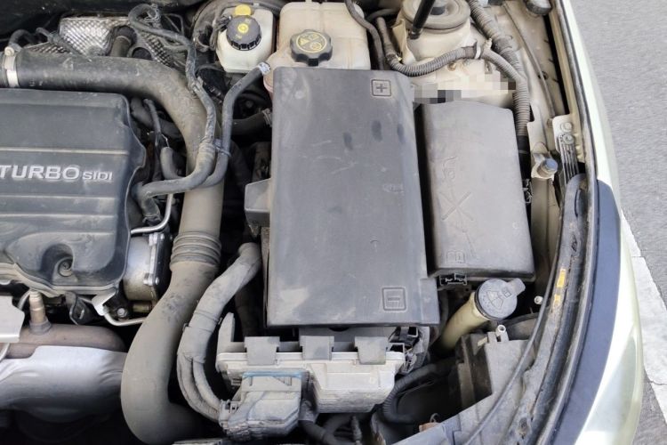 Used Chevrolet Malibu 2017 1.5T Automatic Luxury Edition Engine Bay Left