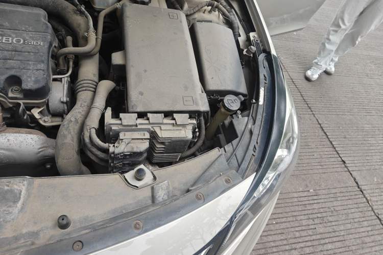 Used Chevrolet Malibu 2017 1.5T Automatic Luxury Edition Engine Bay Left
