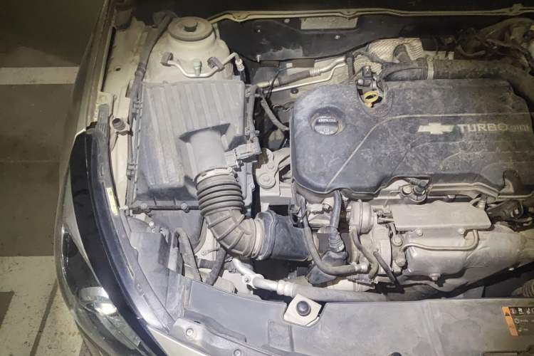 Used Chevrolet Malibu 2017 1.5T Automatic Luxury Edition Engine Bay Right