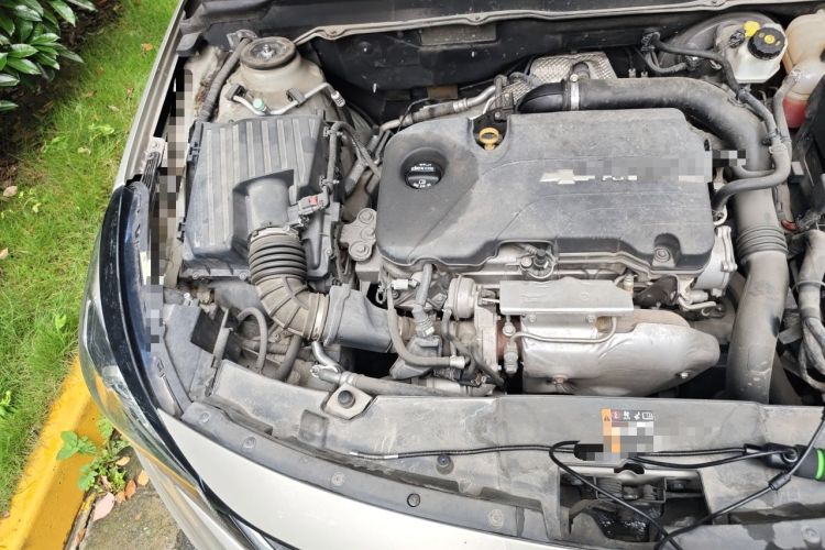 Used Chevrolet Malibu 2017 1.5T Automatic Luxury Edition Engine Bay Right