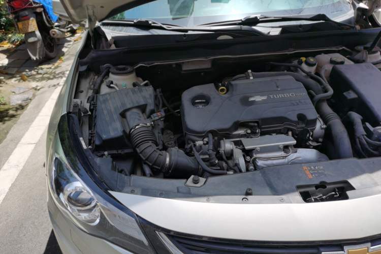 Used Chevrolet Malibu 2017 1.5T Automatic Luxury Edition Engine Bay Right