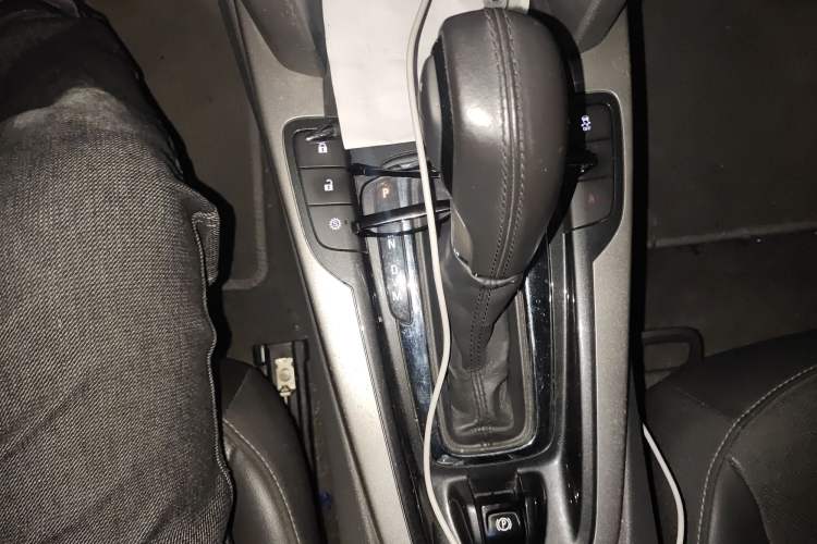 Used Chevrolet Malibu 2017 1.5T Automatic Luxury Edition Gear Lever