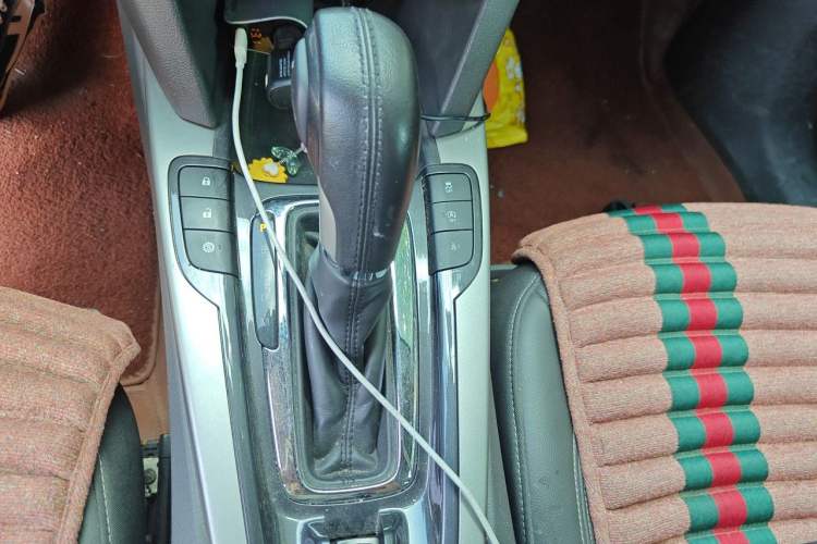 Used Chevrolet Malibu 2017 1.5T Automatic Luxury Edition Gear Lever