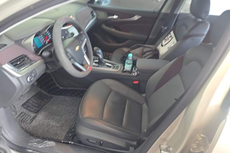 Used Chevrolet Malibu 2017 1.5T Automatic Luxury Edition Left Front Seat