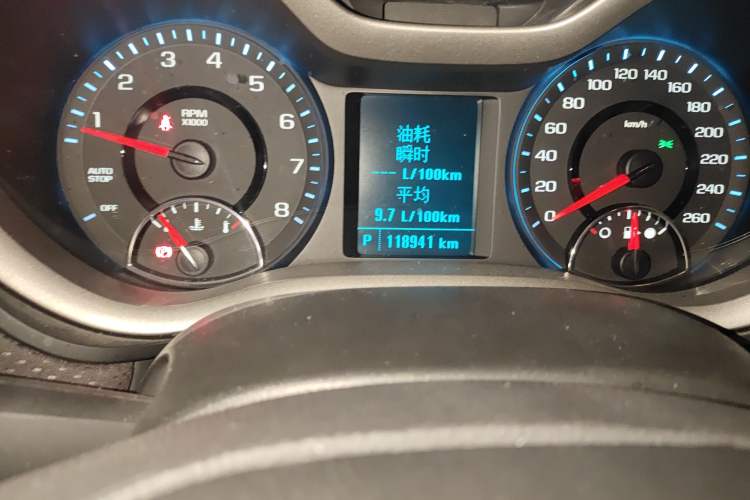 Used Chevrolet Malibu 2017 1.5T Automatic Luxury Edition Odometer Close Up